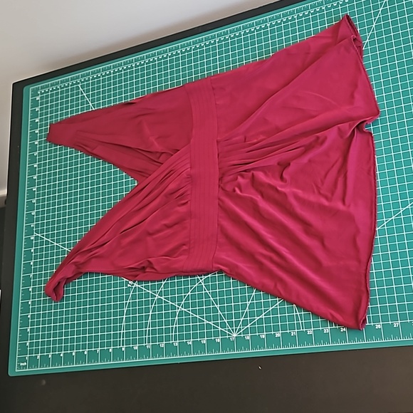 red/burgundy Elie tahari deep v tank size medium - Picture 1 of 2